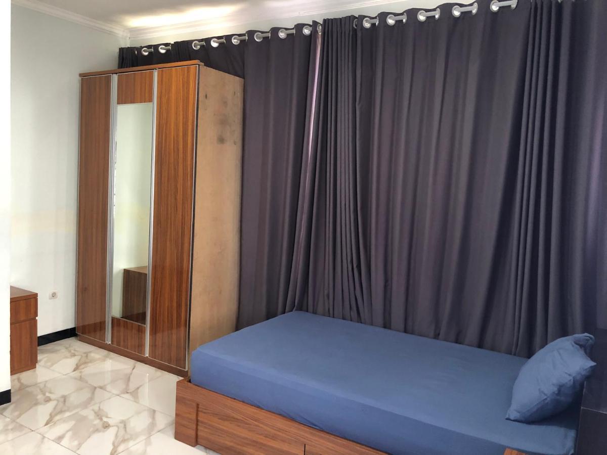Bening Asri Guesthouse Tangerang Exterior foto