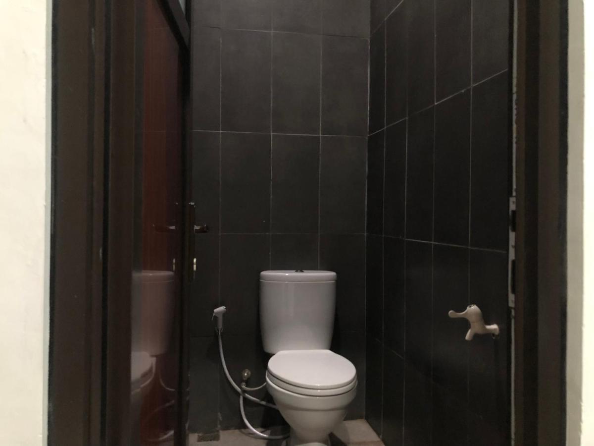 Bening Asri Guesthouse Tangerang Exterior foto
